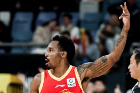 刚刚！里程碑夜广厦男篮战术微调里程碑夜广州队篮板制胜，瓦伦西亚状态回暖备战社区盾的简单介绍多米